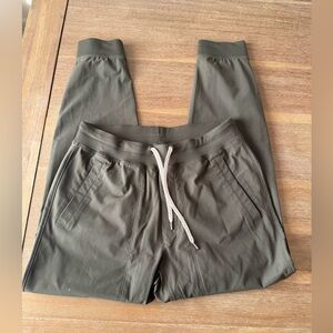Vuori Joggers Size M Tan/Brown NWOT